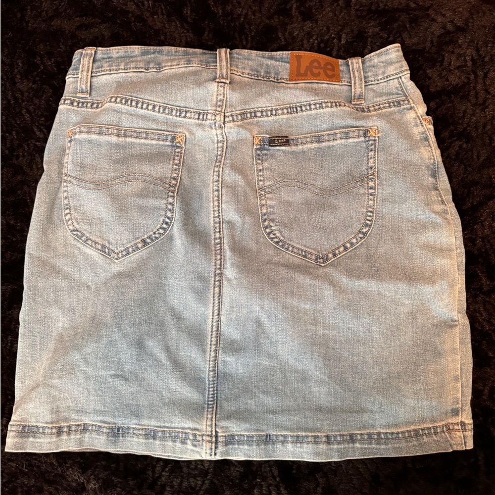 Light wash denim skort - Picture 2 of 4